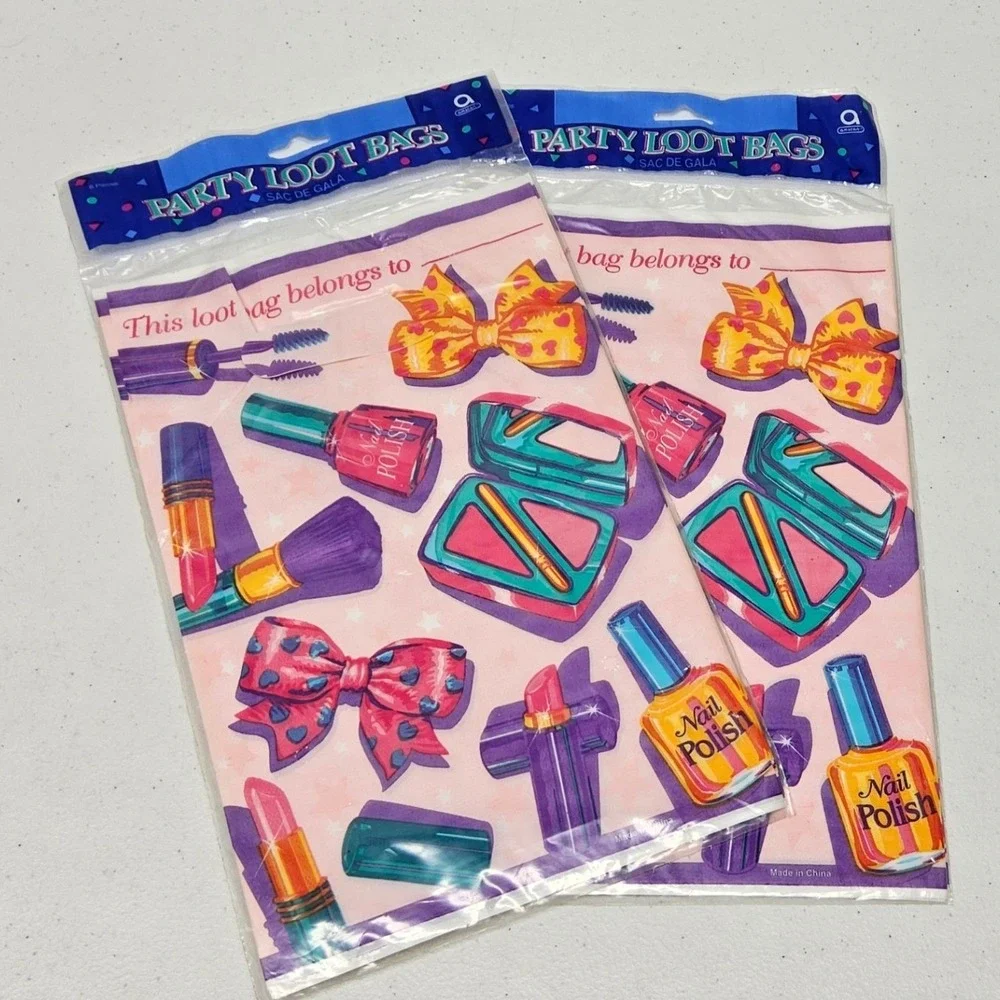 Trend Setters Makeup Party Supplies Set Kids Pink 90s Spa Theme Tablecovers Bags